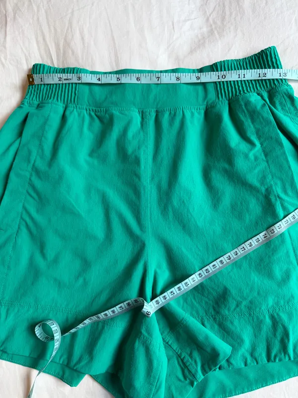 Lululemon Stretch Woven Relaxed-Fit High-Rise Short 4" - Image 9