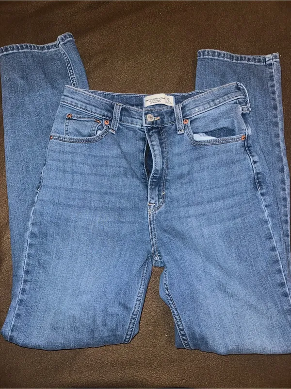 Abercrombie & Fitch Curve Love The Slim Straight Ultra High Rise Jeans size 2 - Image 2