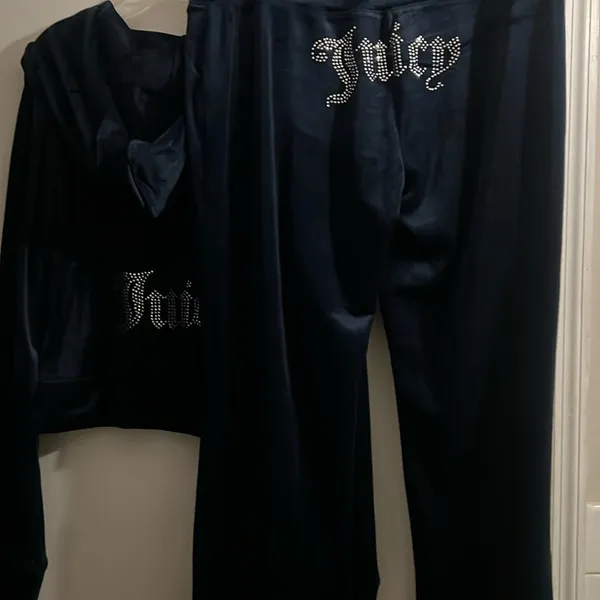- New Juicy Couture Navy blue bling Velour Tracksuit Large - Image 2
