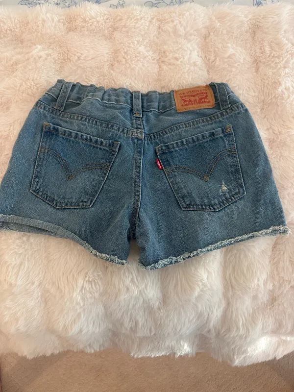 Levi’s Girlfriend Jean Shorts - Image 2