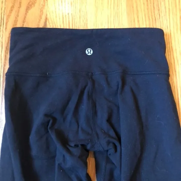 Lululemon black crop leggings size 4 - Image 4