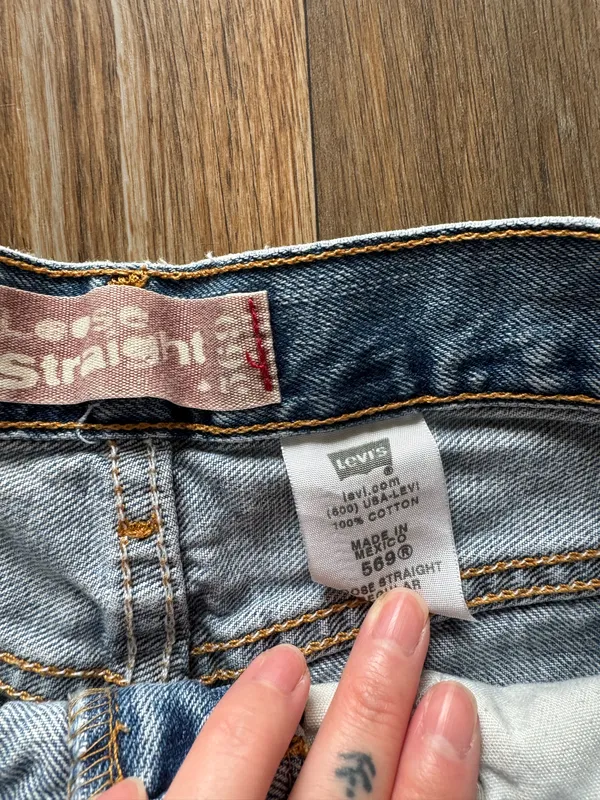 Levi’s Denim Shorts - Image 4