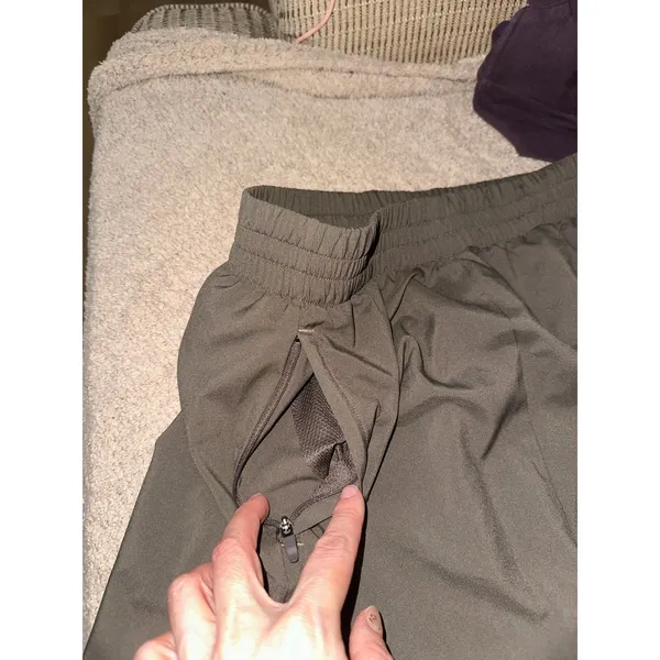 Gymshark shorts - Image 2