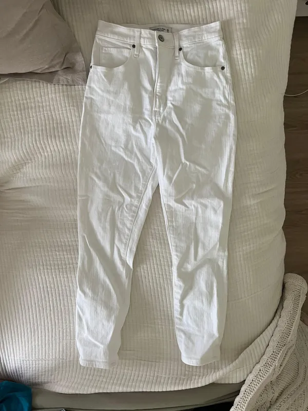 Abercrombie white jeans - Image 3