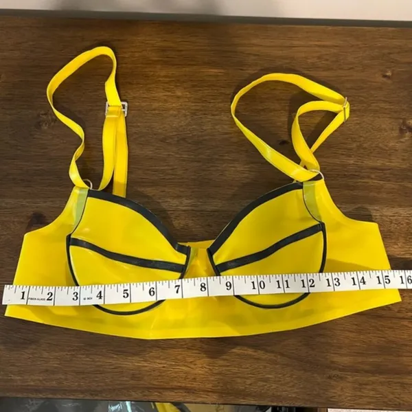 Yellow & Black latex bra and garter bottoms L - Image 7