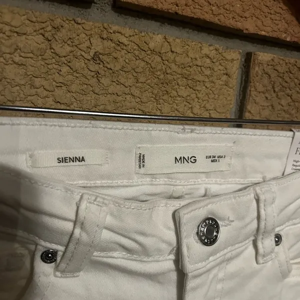 NWT MNG Mango Sienna Flare Cropped Jeans White Raw Hem Women’s Size 2 - Image 6