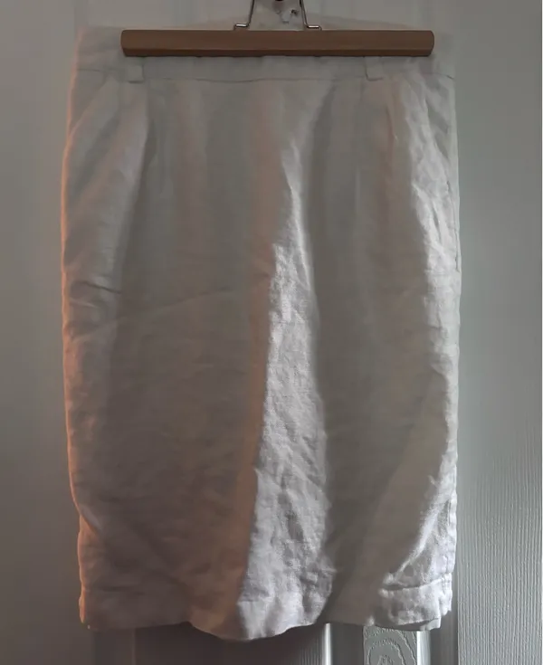 White Linen Pencil Skirt Banana Republic - Image 2