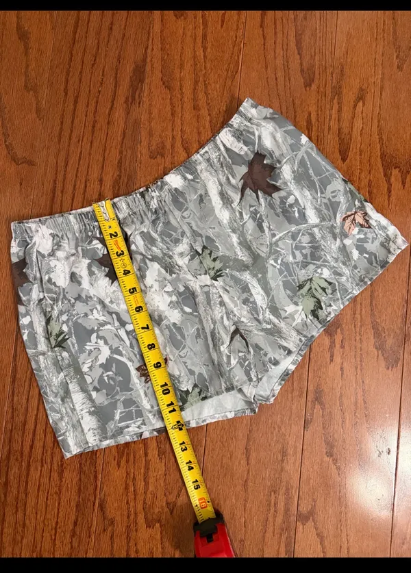 SHEIN camo shorts with side pockets - Size Medium. ***Refer to measurement. Gently warn and Excellent condition. Measurements approximately 14” waste not fully stretched out x 11.5” long. Non-smoking home. Sold as is. Priced to sell at as is condition. If you don’t like my price make reasonable offers. - Image 6