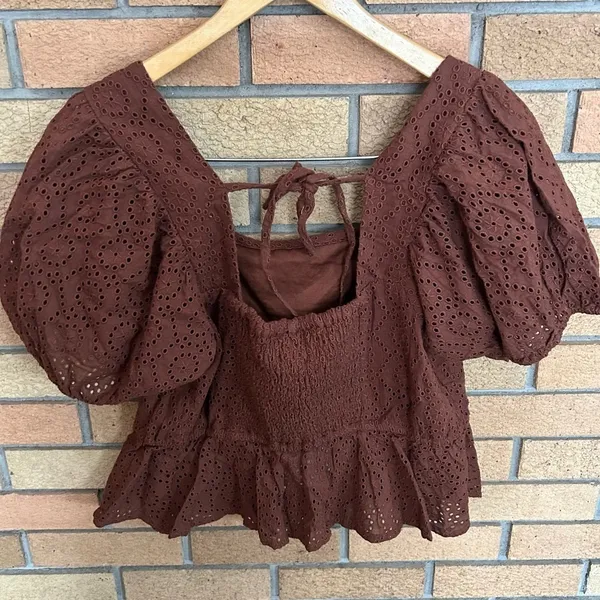 NWT Band of the Free Smocked Peplum Crop Cotton Eyelet Lace Top Brown Size Large - Image 2