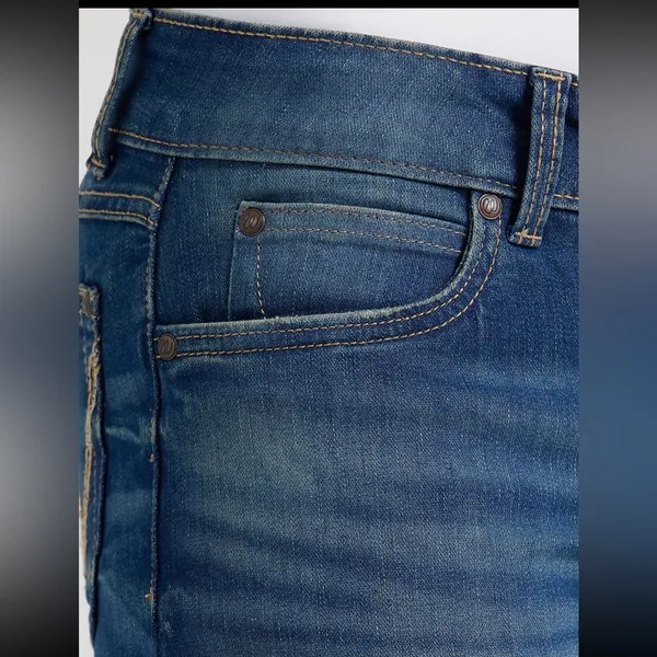 WRANGLER RETRO® MAE MID RISE BOOTCUT JEAN in Vivianna 11x30 - Image 6