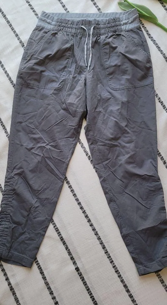 The north face Joggers - Image 2