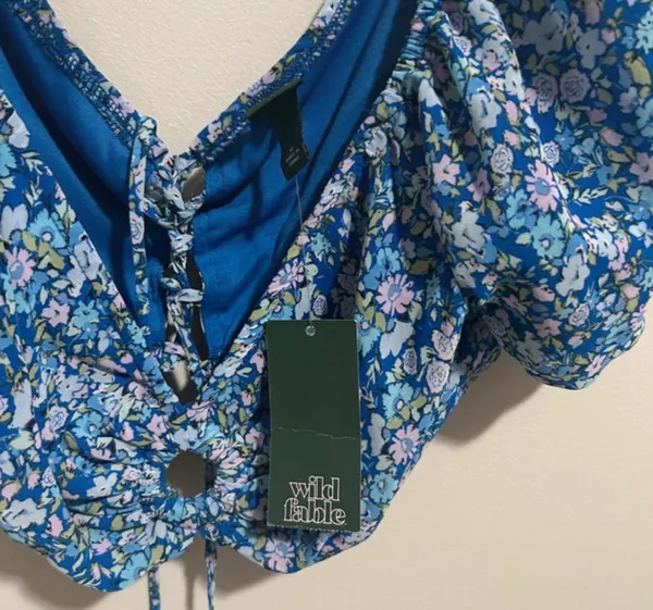 Blue floral crop top - Image 2