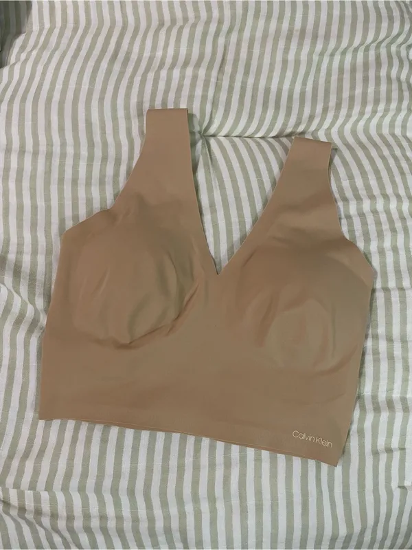 Calvin Klein Invisibles Lightly Lined V Neck Bralette Size XS Bare Nude Padded - Image 4
