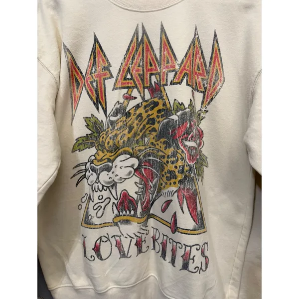 Def Leppard Love Bites Graphic Sweatshirt S Cream Goodie Two Sleeves Oversized - Image 2