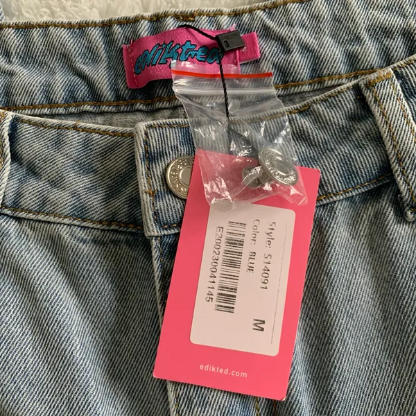 Women’s Medium EDIKTED Raelynn Washed Low Rise Baggy Jeans Light Blue NWT - Image 4