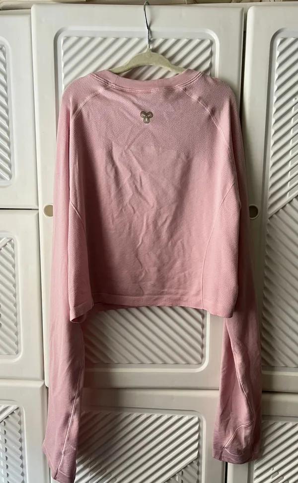 Aritzia Cropped Long Sleeve Shirt - Image 2