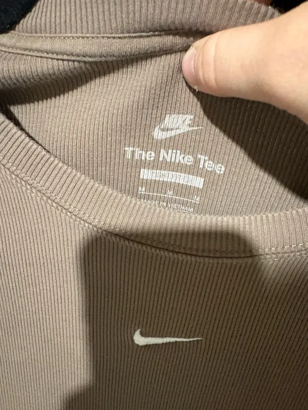 Nike Cropped Tee - Image 4