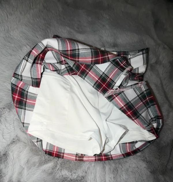 Hollister Plaid Mini Skirt in White, Red & Black - Image 3