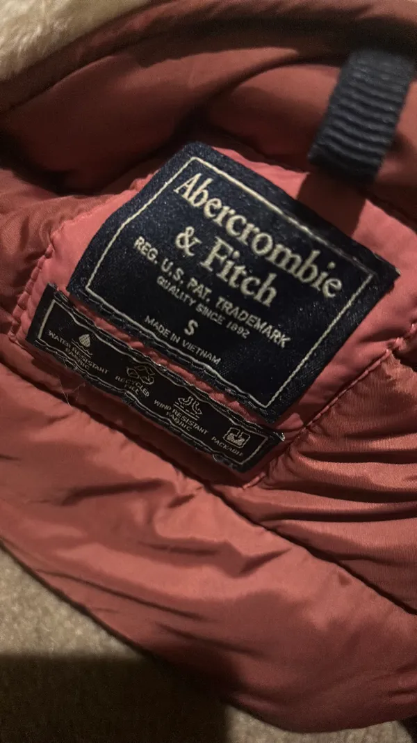 Abercrombie & Fitch Pink Puffer Jacket - Image 8