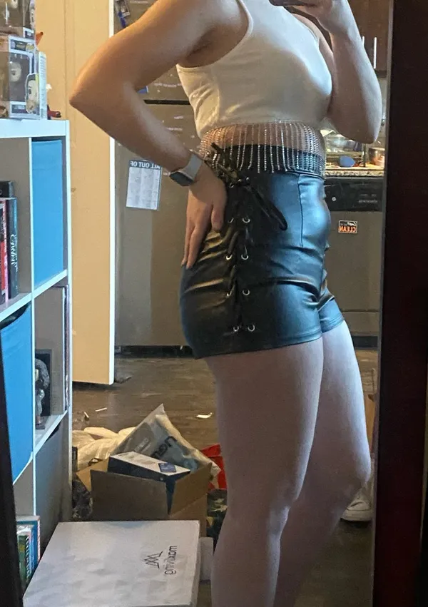 Windsor Lace Up Leather Shorts - Image 5
