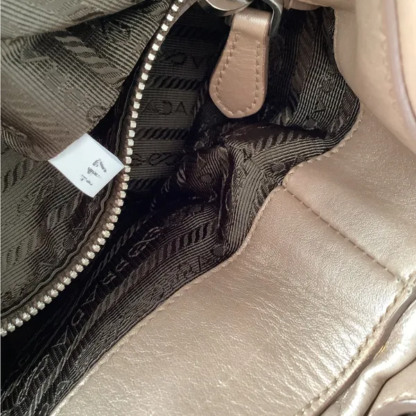 GORGEOUS DRESSY PRADA BAG 🌹🌹🌹 - Image 8