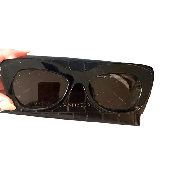 STELLA MCCARTNEY Cateye Black Sunglasses with Case‎ - Image 5