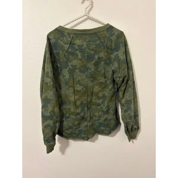 Anthropologie Pilcro Reworked Camo Sweatshirt Popover V-Neck Cropped Oversized - Image 9