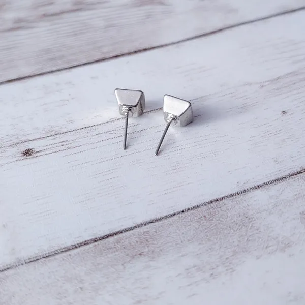 Vintage Stud Earrings Diamond Shape/Square Shape Silver Tone - Image 3