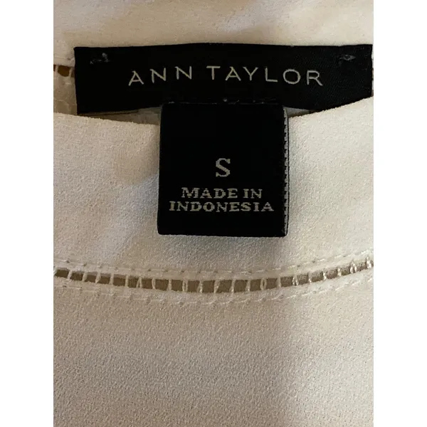 Ann Taylor Women's White Pintucked Short Sleeve Crew Neck Blouse Top Size S - Image 3