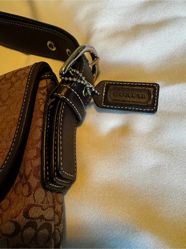 Coach Brown Vintage Signature Canvas Shoulder Bag with Dark Brown Leather Trim - Image 7