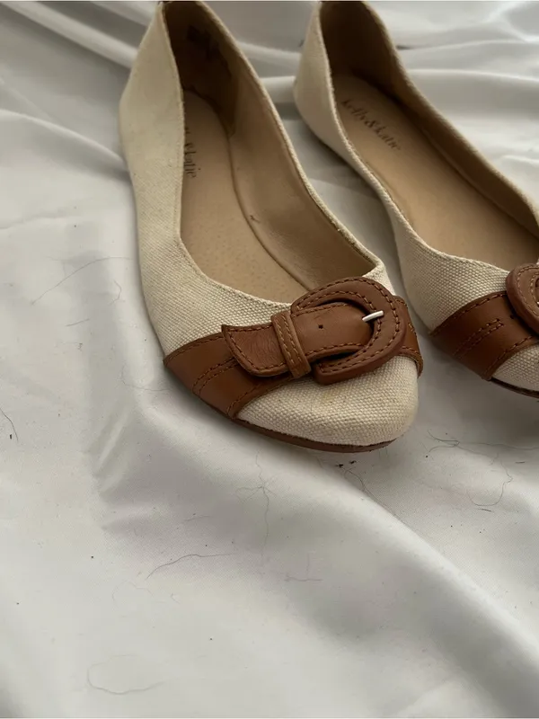 Kelly & Katie Cream Canvas Ballet Flats with Tan Buckle Size 8 1/2 - Image 8