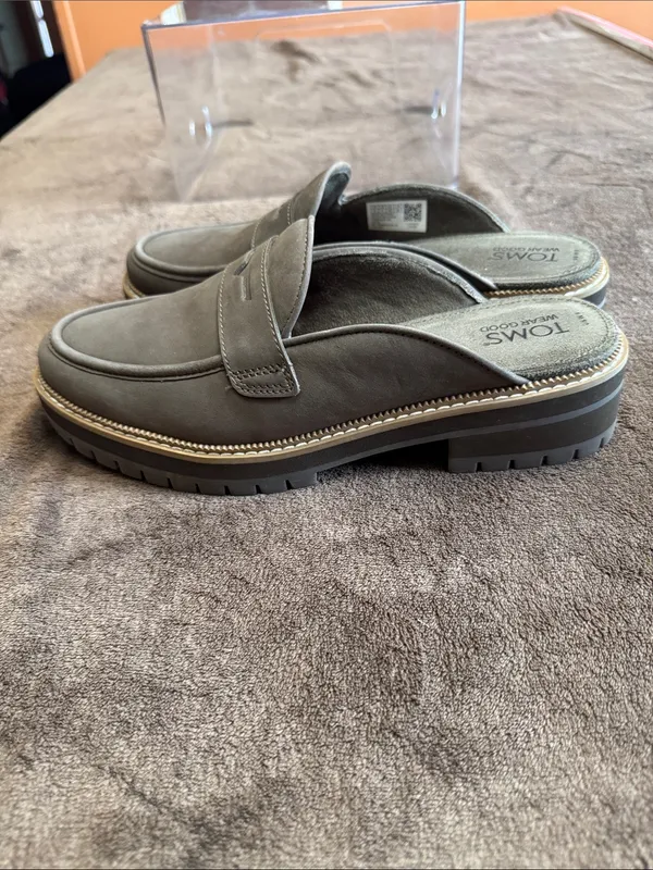 TOMS Cara mule loafers, featuring a slip-on design with a classic penny strap - Image 3