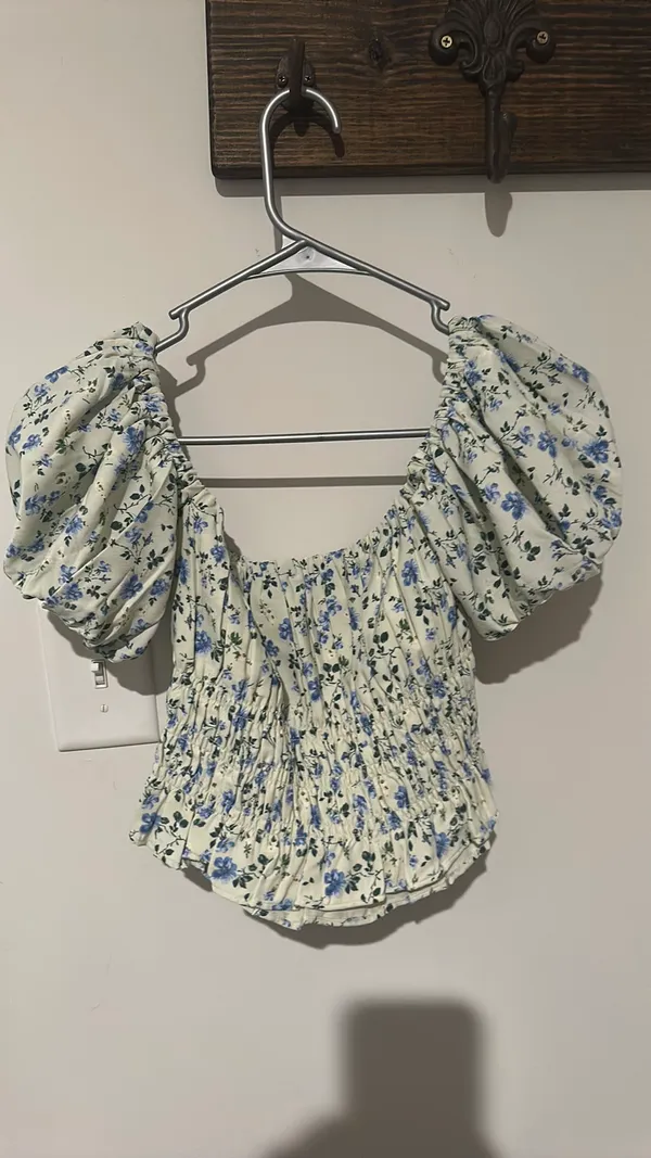 Abercrombie Off-The-Shoulder Top floral - Image 3