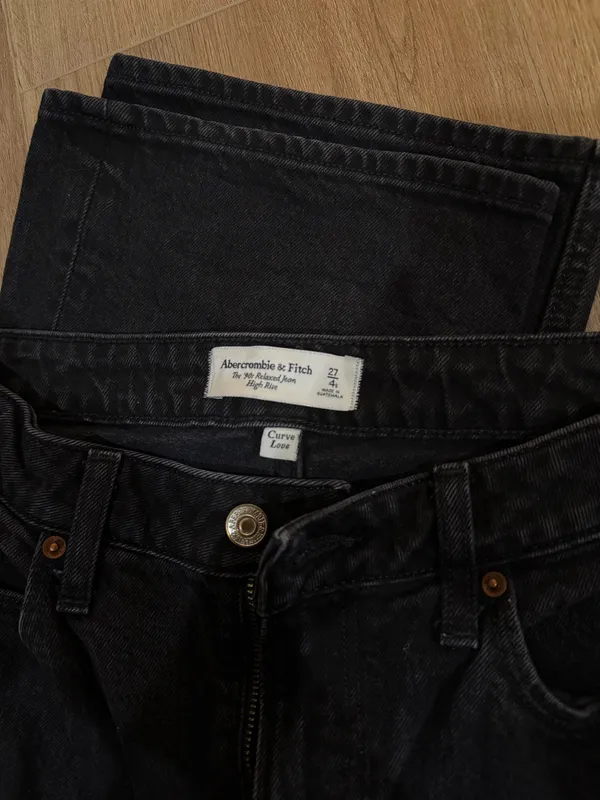 Abercrombie Relaxed 90s High-Rise Jeans - Image 3