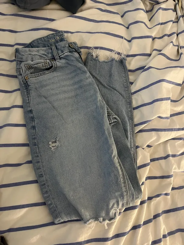 American Eagle blue high-waisted straight-leg jeans with distressed - Image 5