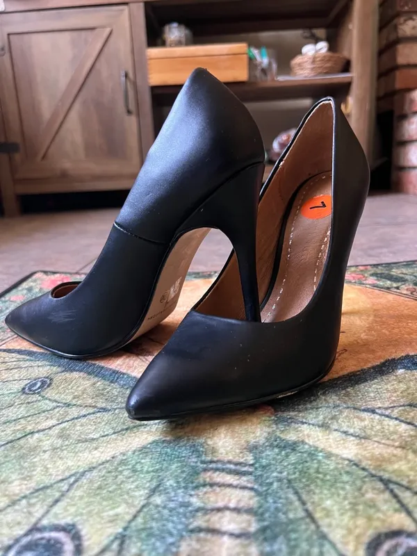 Chinese Laundry Black Pointed-Toe Heels - Image 6