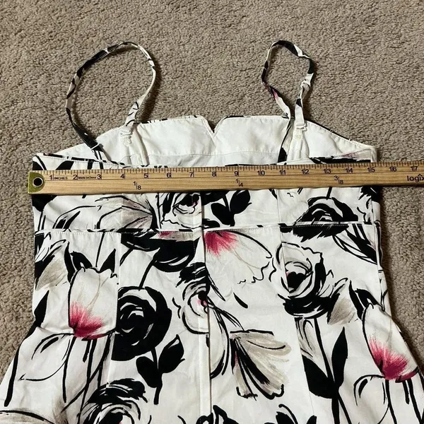 White House Black Market Floral Peplum Cami Coreset Top Black‎ White Pink Size 8 - Image 4