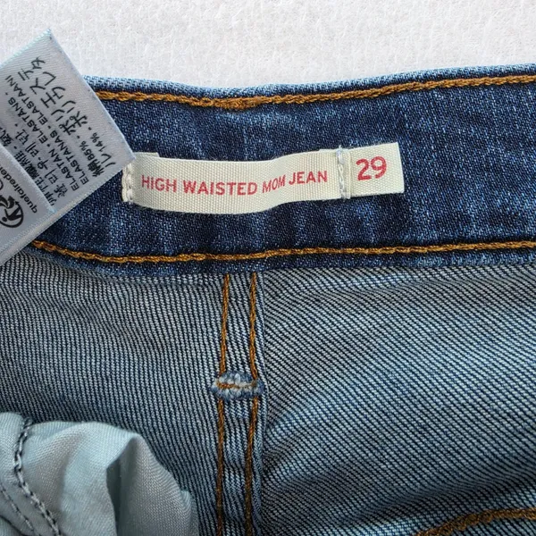 Levis High Waisted Mom Jeans Medium Wash Blue Tapered Leg Denim Size‎ 29 - Image 3
