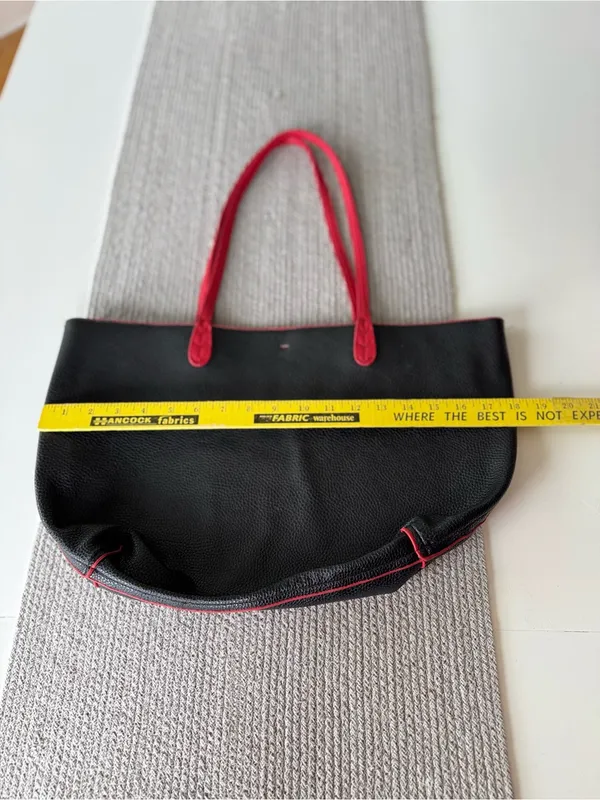 Source Unknown Black Red Pebbled Vegan Leather Large Tote Bag - Image 6
