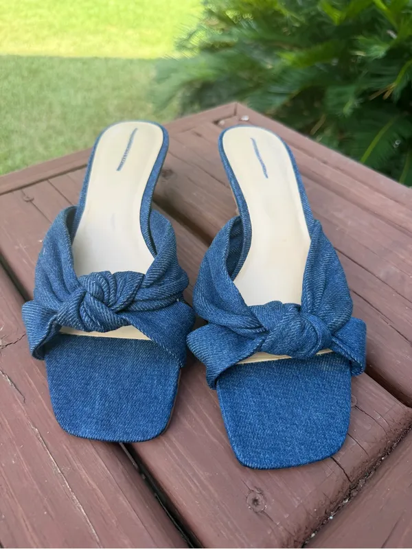 Ann Taylor Denim Blue Knotted Kitten Heel Mule Sandals Size 9 - Image 2