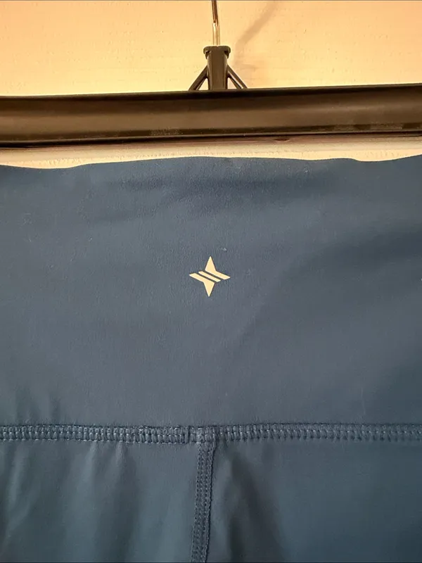 Tuckernuck Boot‑Cut Active Pants in Deep Blue size M inseam 28” waist 26” elast - Image 3