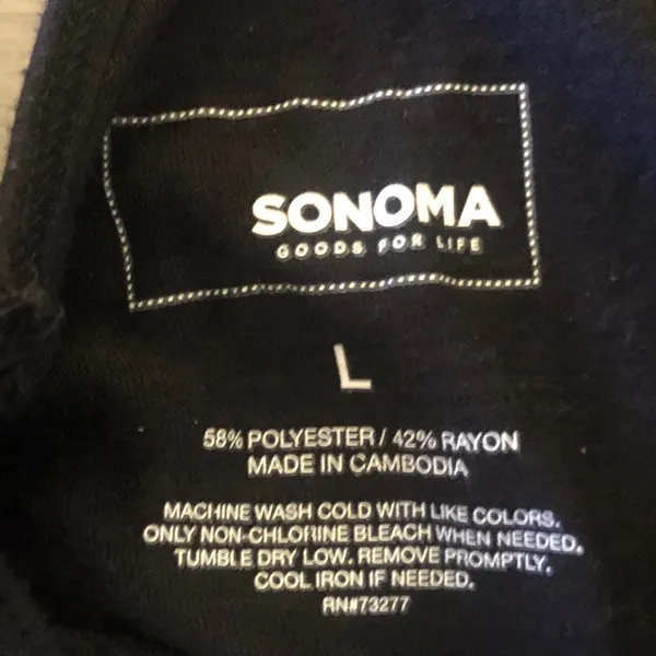 Sonoma black V-neck top. Large - Image 2