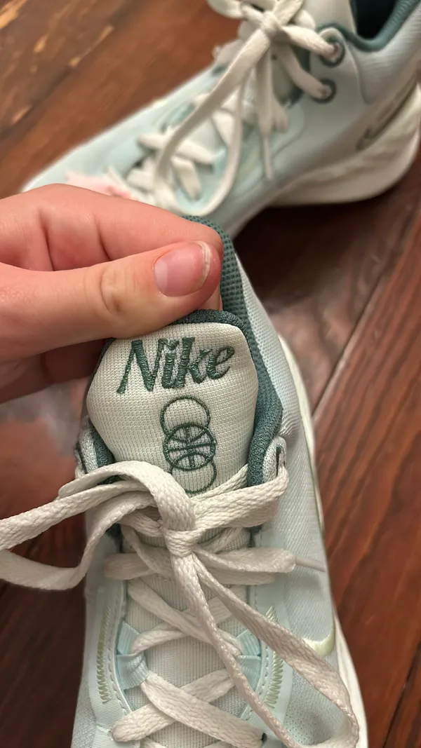Nike Green Basketball Shoes - Image 4