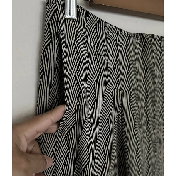 Valija wide-leg trousers, size 6, cream/black, viscose, geometric print. - Image 11