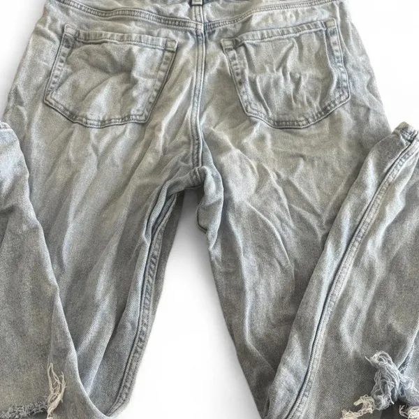 Hollister Ultra High-Rise Mom Jeans Light Wash Distressed Ripped Size 9R 29 - Image 6