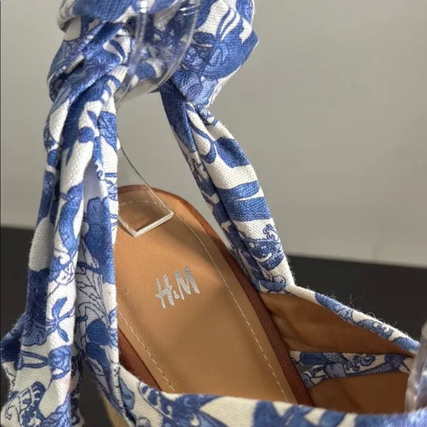 H&M Elegant Blue Patterned‎ Wedge Sandals Sz 37/6.5 - Image 7