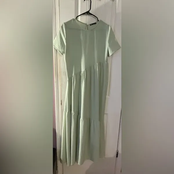 Zara Women Tiered Maxi Dress light green SZ M NWOT - Image 4
