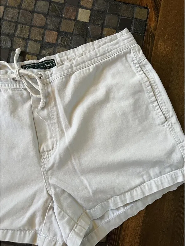 Vintage Y2K Abercrombie & Fitch old money low rise cotton shorts size small 🤍 - Image 7