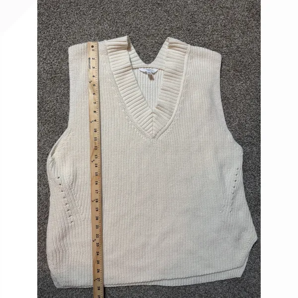 Time and Tru Womens XL White V-Neck Sleeveless Knit Sweater Vest - Image 4