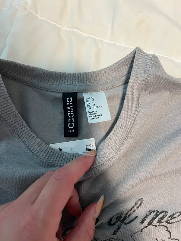 Divided gray baby tee - Image 3